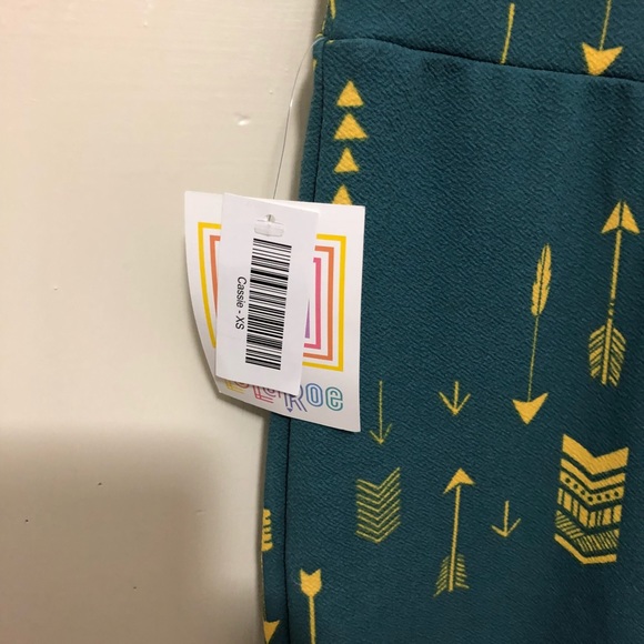 NWT LuLaRoe Cassie Skirt XS - Picture 2 of 3